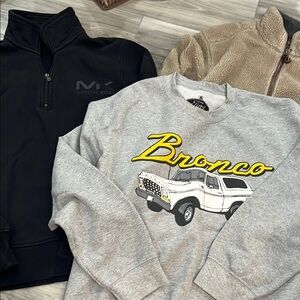 Sweatshirt bundle woman’s med